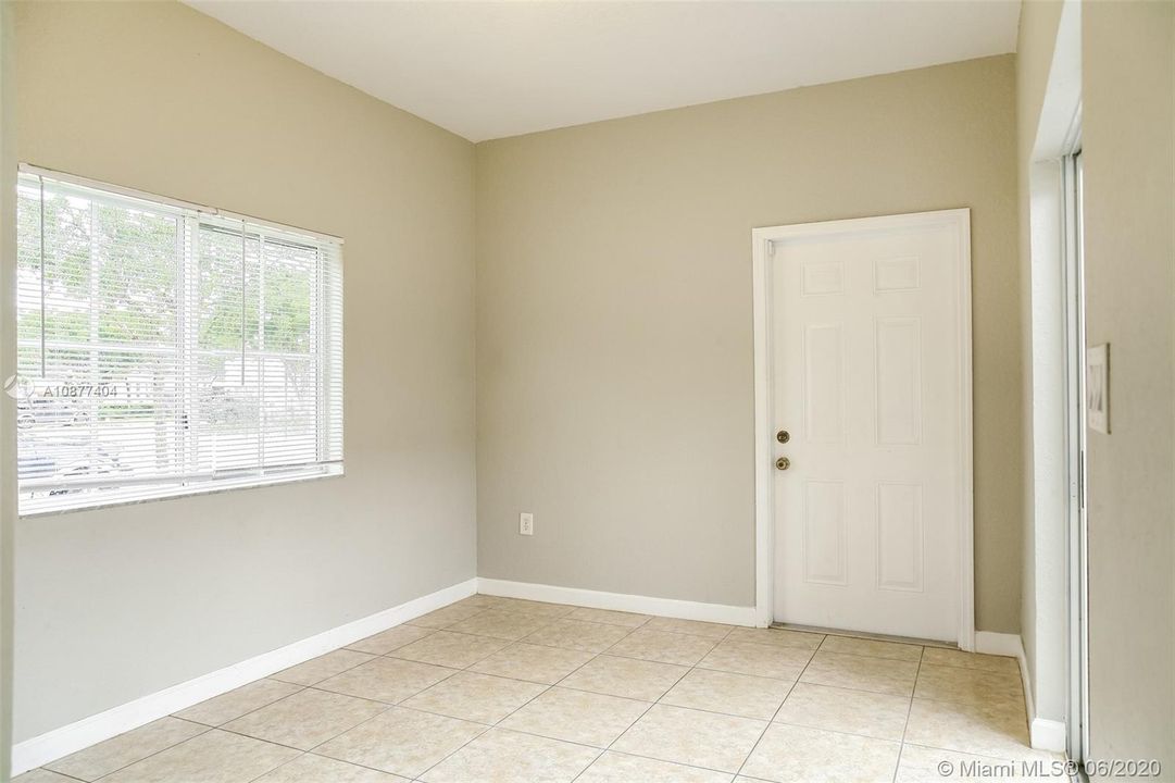 Recently Rented: $2,025 (4 beds, 2 baths, 1811 Square Feet)