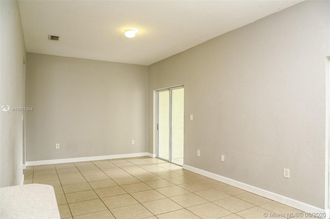Recently Rented: $2,025 (4 beds, 2 baths, 1811 Square Feet)