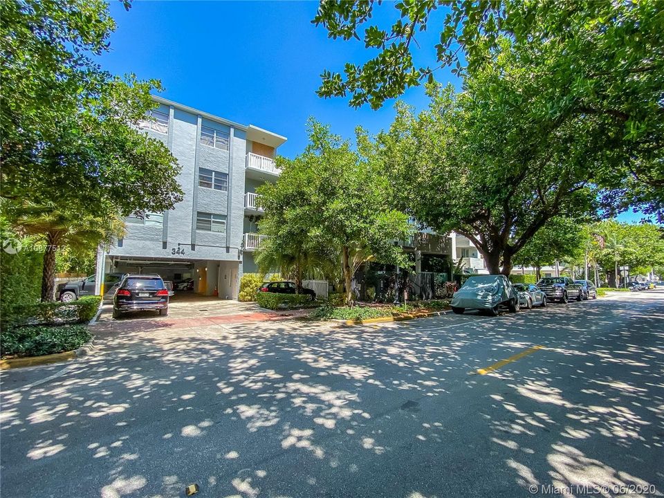 Recently Sold: $215,000 (1 beds, 1 baths, 520 Square Feet)