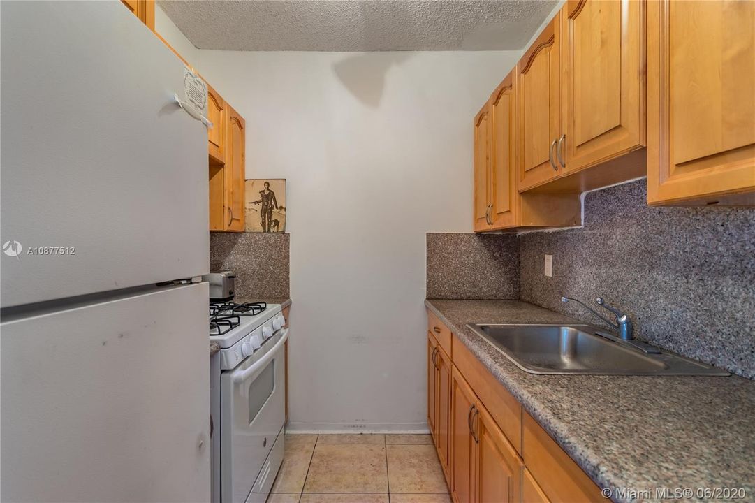 Recently Sold: $215,000 (1 beds, 1 baths, 520 Square Feet)