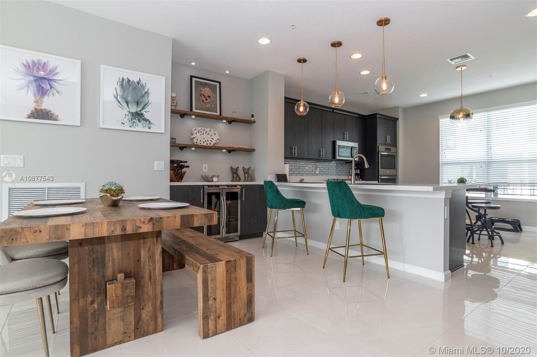 Recently Sold: $639,000 (3 beds, 2 baths, 2152 Square Feet)