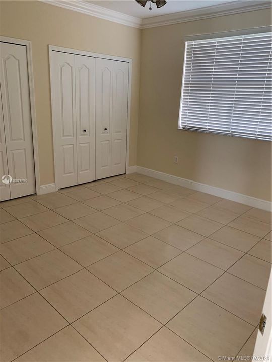 Recently Rented: $2,975 (5 beds, 3 baths, 2917 Square Feet)