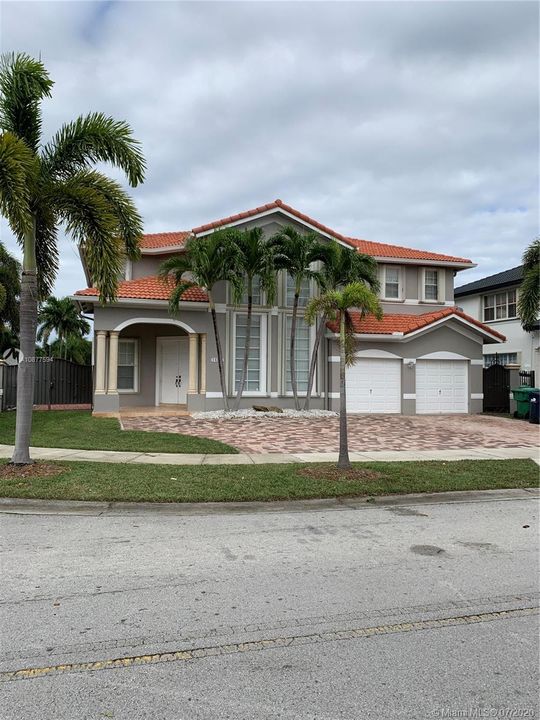 Recently Rented: $2,975 (5 beds, 3 baths, 2917 Square Feet)