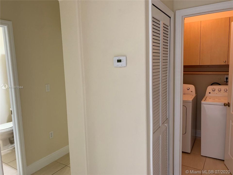 Recently Rented: $2,975 (5 beds, 3 baths, 2917 Square Feet)