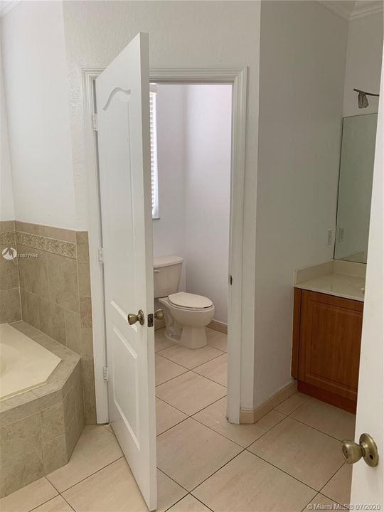 Recently Rented: $2,975 (5 beds, 3 baths, 2917 Square Feet)