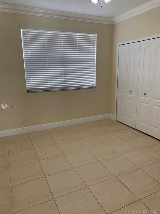 Recently Rented: $2,975 (5 beds, 3 baths, 2917 Square Feet)