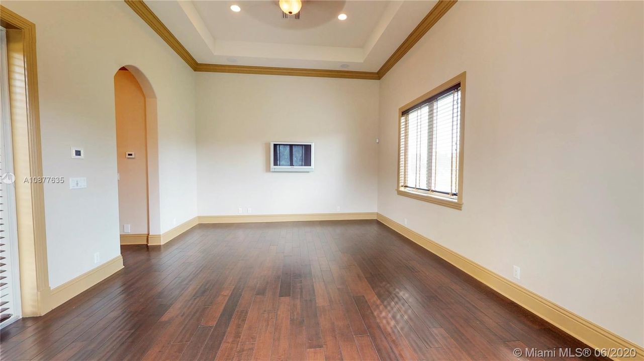 Vendido Recientemente: $2,999,000 (6 camas, 7 baños, 6913 Pies cuadrados)