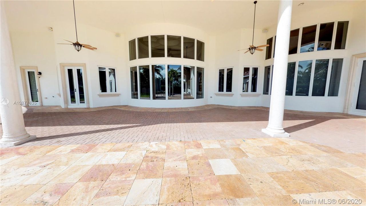 Vendido Recientemente: $2,999,000 (6 camas, 7 baños, 6913 Pies cuadrados)