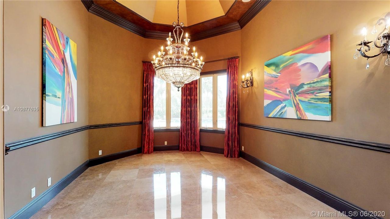 Vendido Recientemente: $2,999,000 (6 camas, 7 baños, 6913 Pies cuadrados)