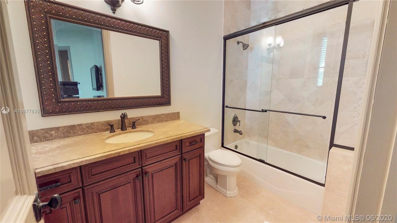 Vendido Recientemente: $2,999,000 (6 camas, 7 baños, 6913 Pies cuadrados)