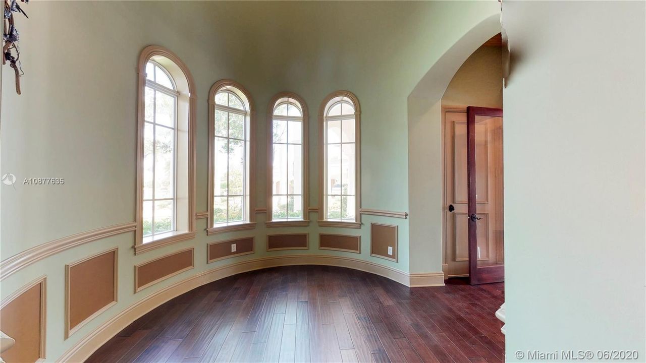 Vendido Recientemente: $2,999,000 (6 camas, 7 baños, 6913 Pies cuadrados)