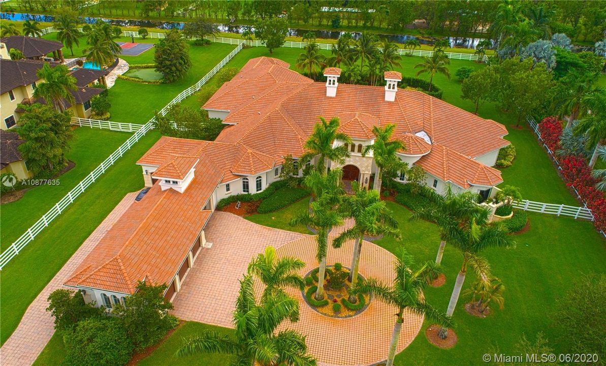 Vendido Recientemente: $2,999,000 (6 camas, 7 baños, 6913 Pies cuadrados)
