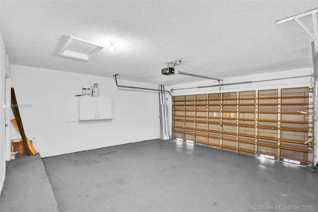 Recently Rented: $2,750 (3 beds, 2 baths, 1660 Square Feet)