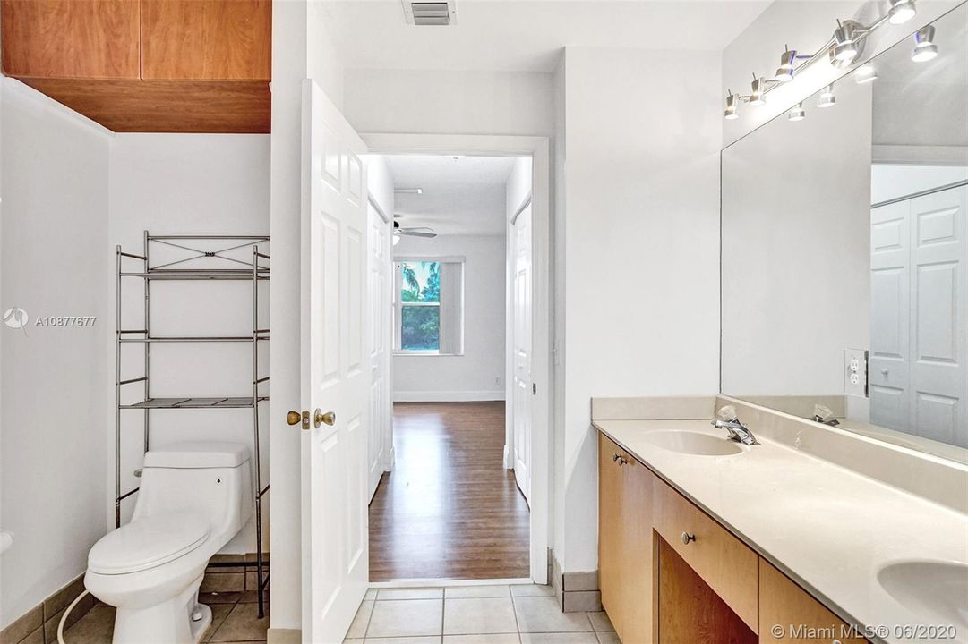 Recently Rented: $2,750 (3 beds, 2 baths, 1660 Square Feet)