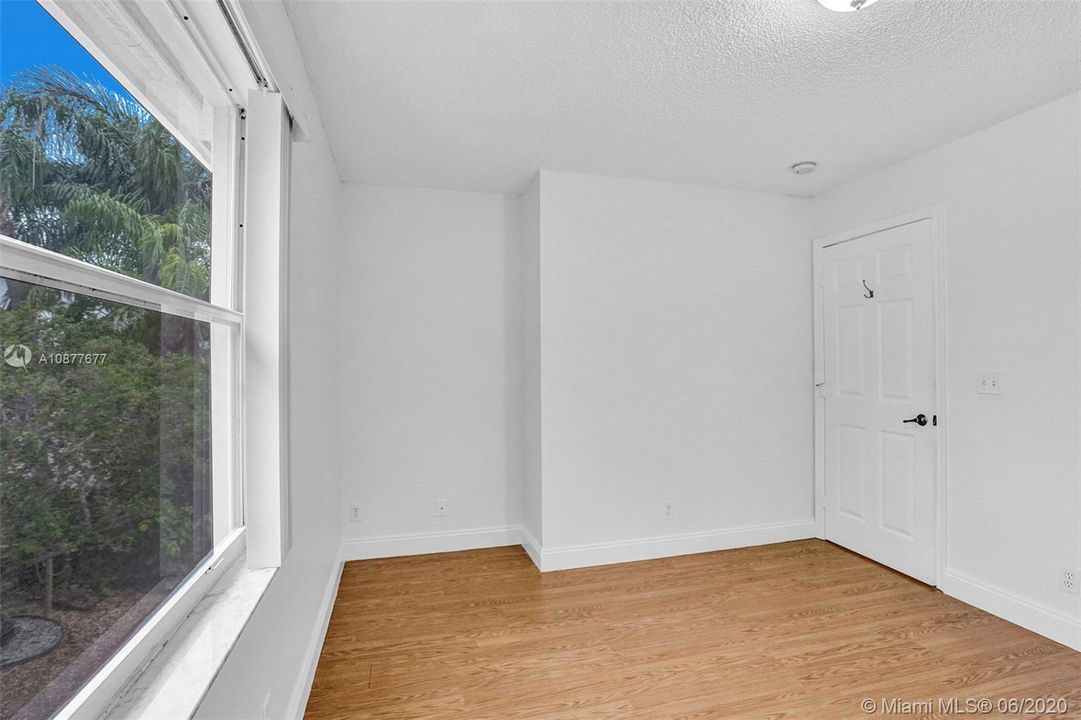 Recently Rented: $2,750 (3 beds, 2 baths, 1660 Square Feet)