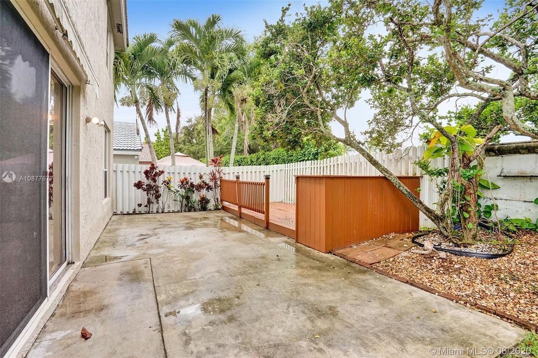 Recently Rented: $2,750 (3 beds, 2 baths, 1660 Square Feet)