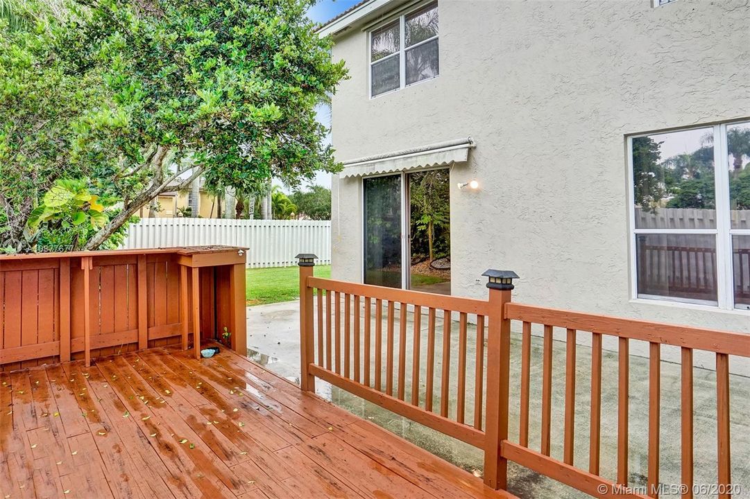 Recently Rented: $2,750 (3 beds, 2 baths, 1660 Square Feet)