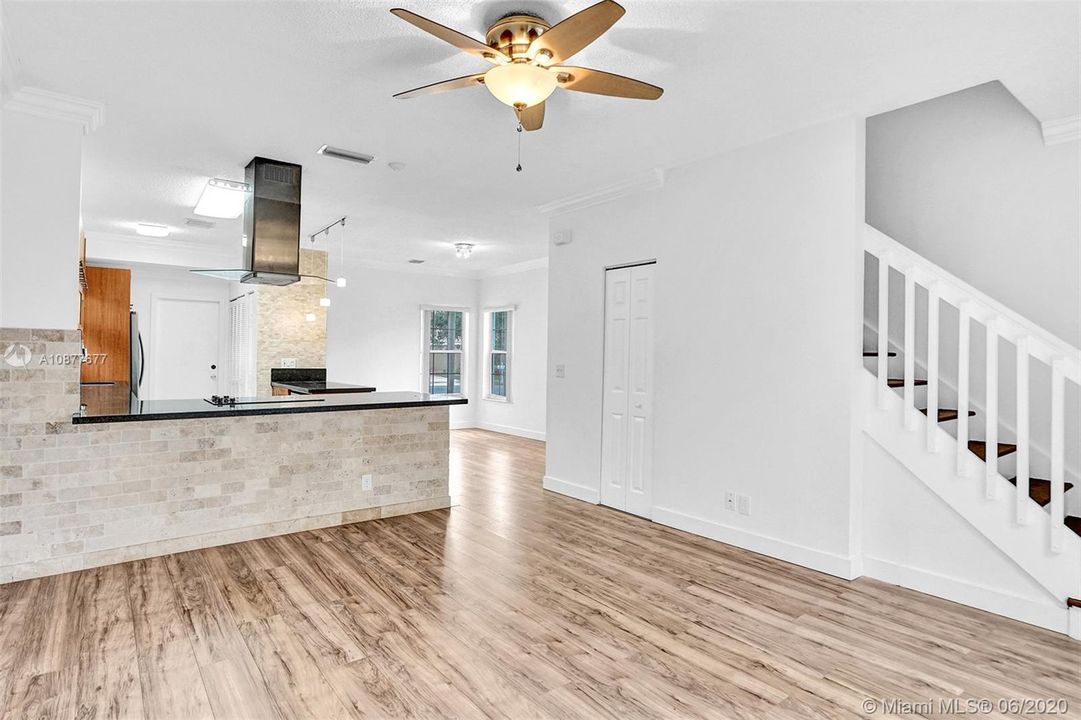 Recently Rented: $2,750 (3 beds, 2 baths, 1660 Square Feet)