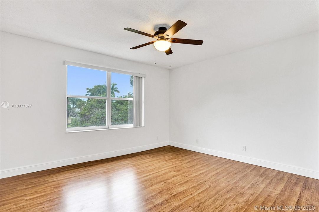 Recently Rented: $2,750 (3 beds, 2 baths, 1660 Square Feet)