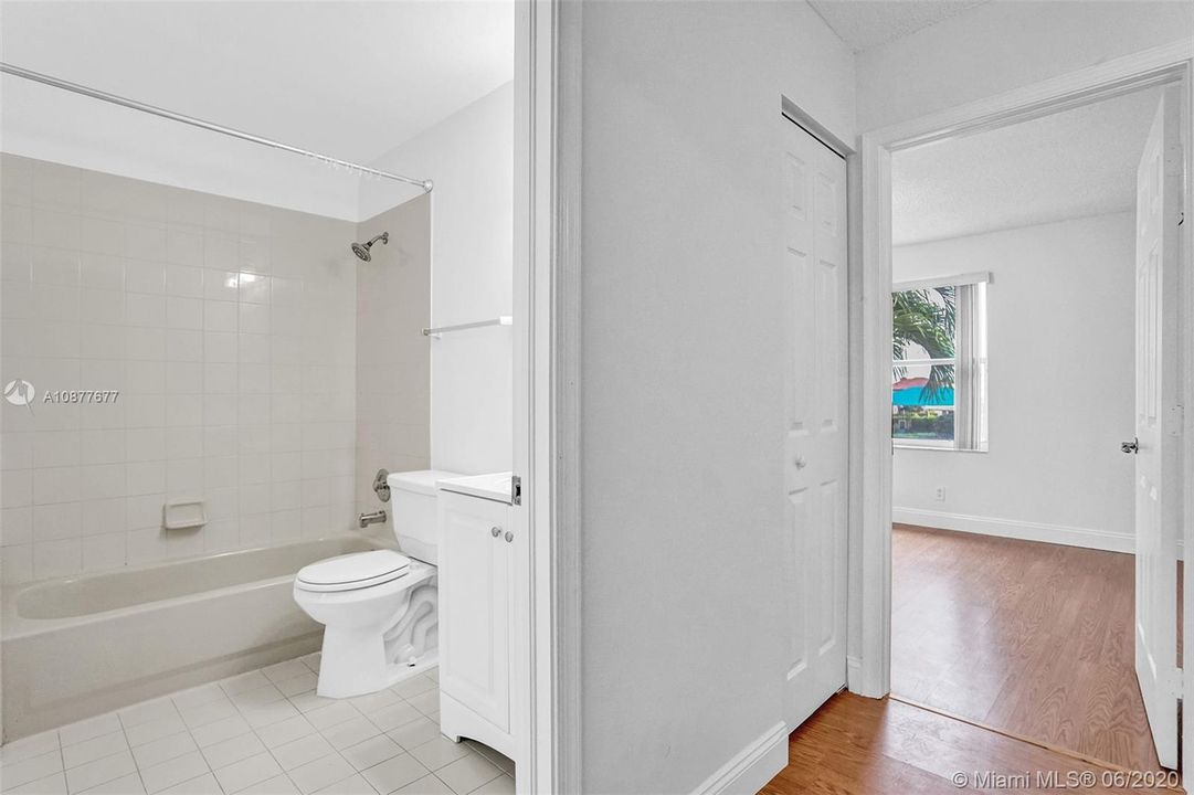Recently Rented: $2,750 (3 beds, 2 baths, 1660 Square Feet)