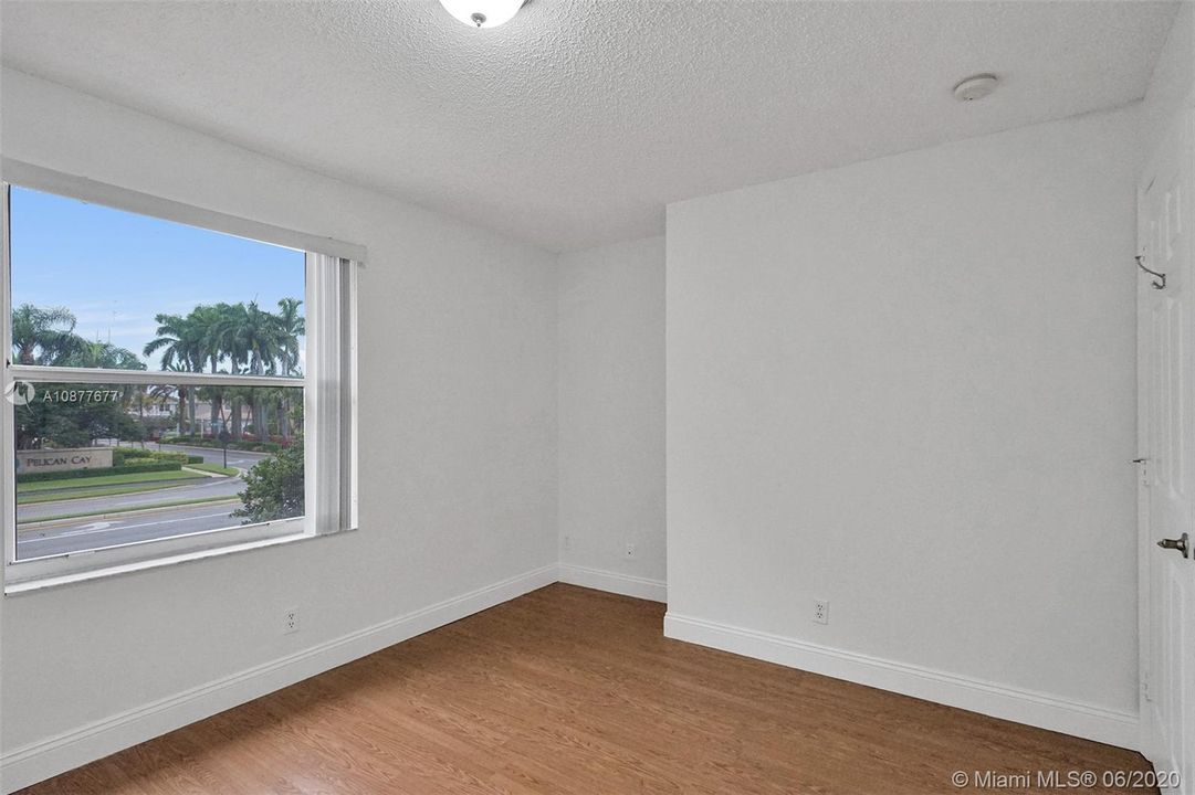 Recently Rented: $2,750 (3 beds, 2 baths, 1660 Square Feet)