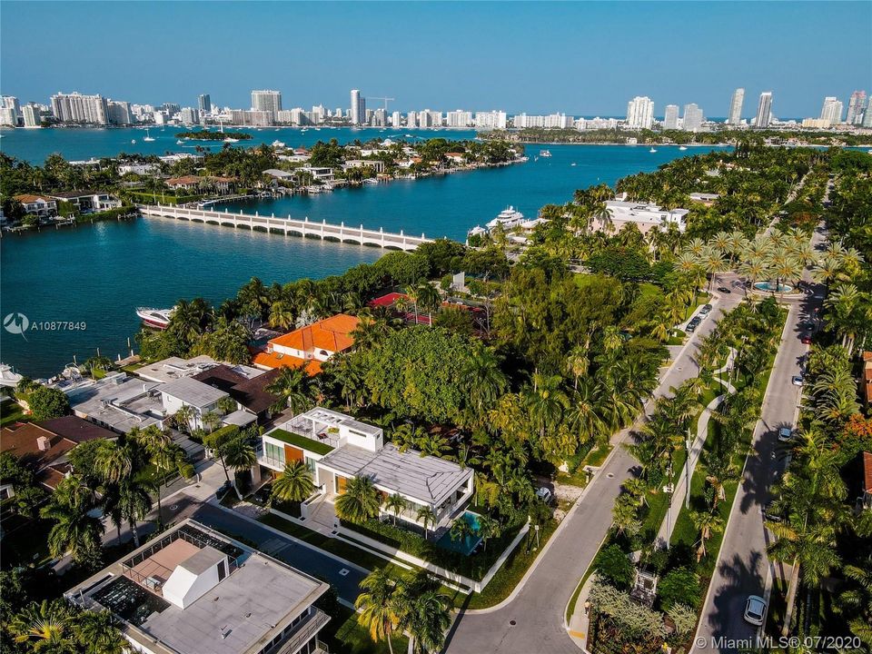Недавно арендовано: $19,500 (5 спален, 5 ванн, 3814 Квадратных фут)
