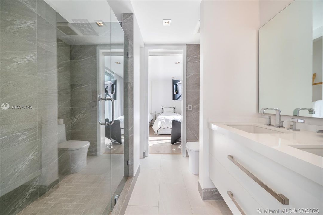 Недавно арендовано: $19,500 (5 спален, 5 ванн, 3814 Квадратных фут)