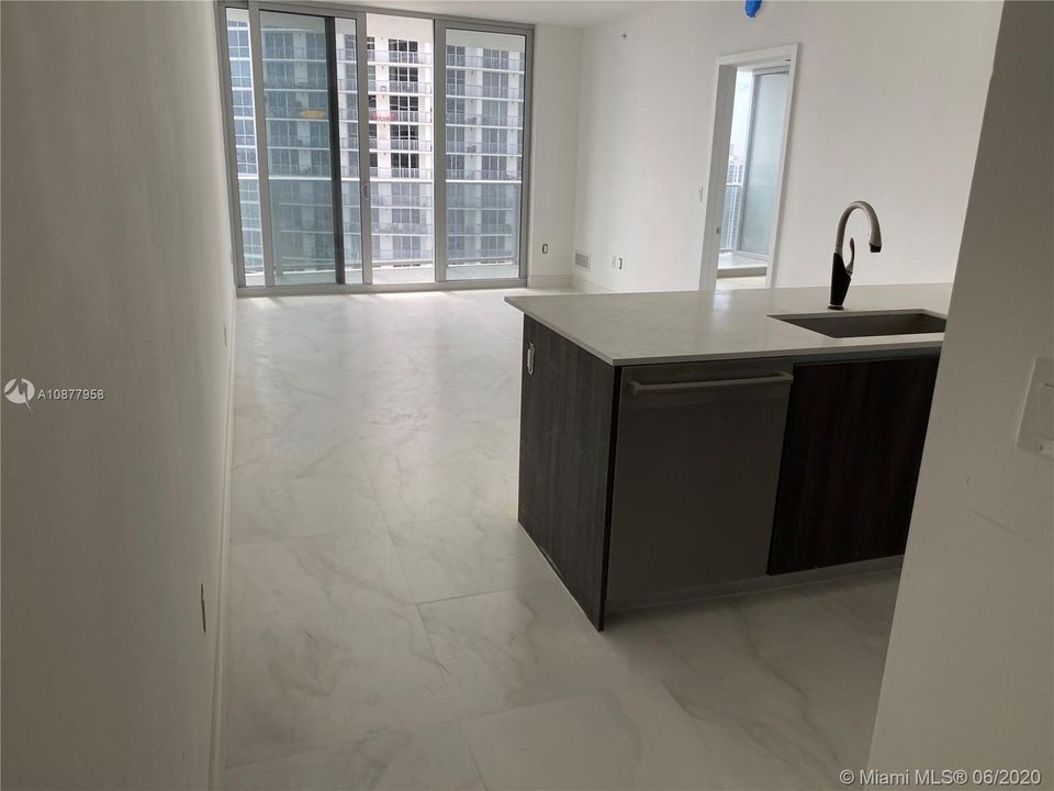 Recently Rented: $2,800 (1 beds, 2 baths, 888 Square Feet)