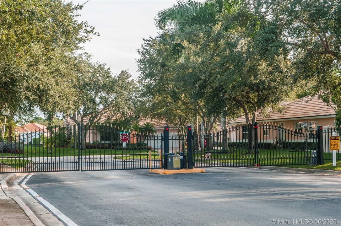 Recently Sold: $344,999 (3 beds, 2 baths, 1888 Square Feet)