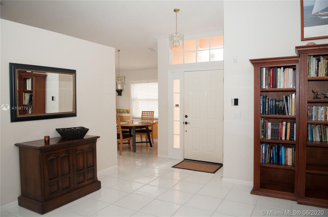 Recently Sold: $344,999 (3 beds, 2 baths, 1888 Square Feet)