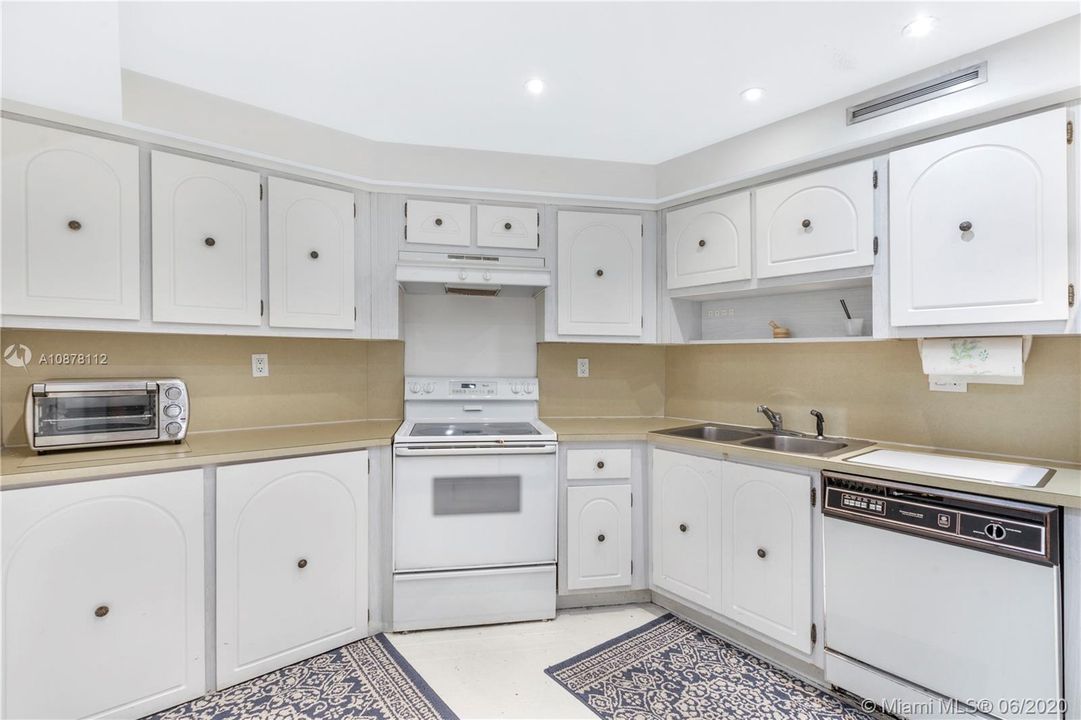 Recently Sold: $425,000 (1 beds, 1 baths, 1114 Square Feet)