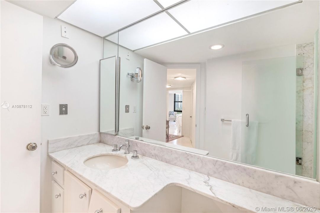 Recently Sold: $425,000 (1 beds, 1 baths, 1114 Square Feet)