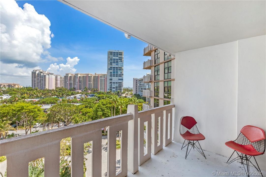 Recently Sold: $425,000 (1 beds, 1 baths, 1114 Square Feet)
