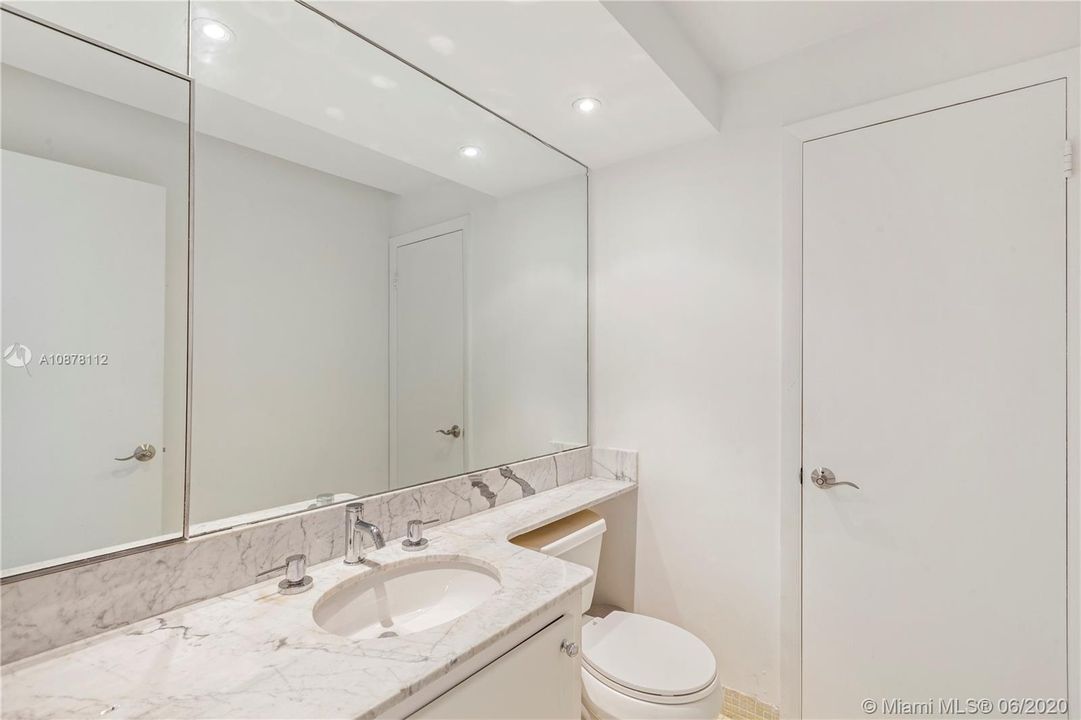 Recently Sold: $425,000 (1 beds, 1 baths, 1114 Square Feet)