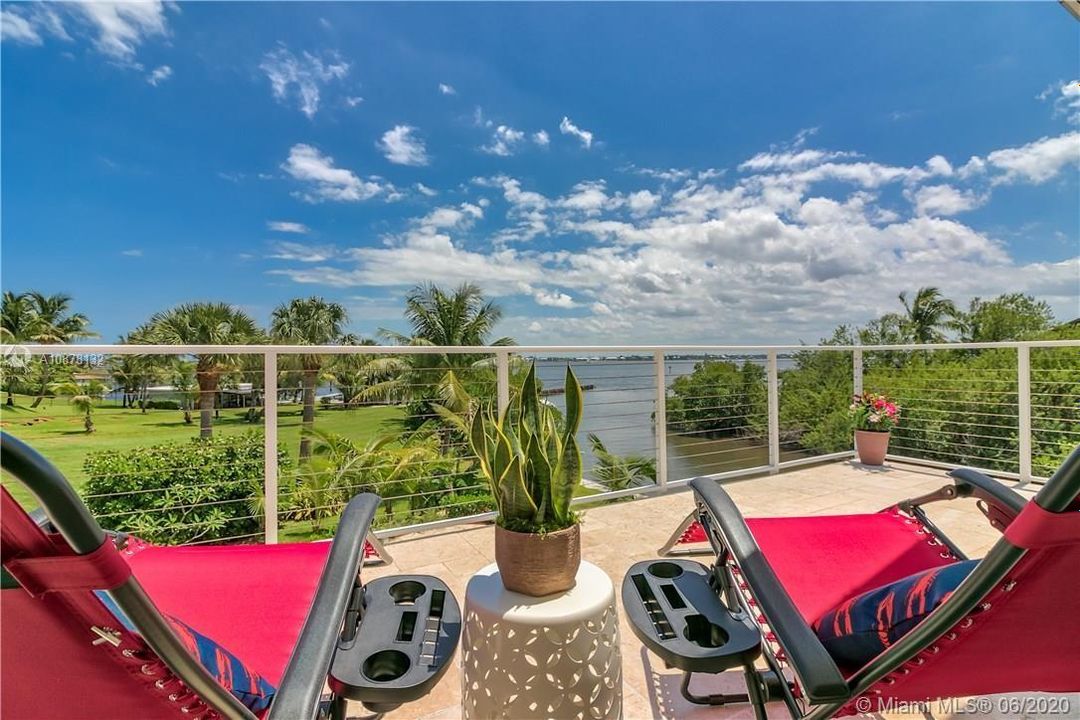 Recently Sold: $1,450,000 (3 beds, 3 baths, 0 Square Feet)