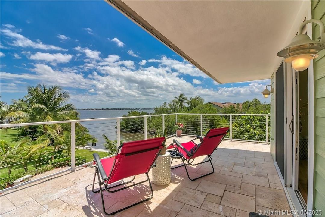 Recently Sold: $1,450,000 (3 beds, 3 baths, 0 Square Feet)