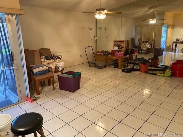 Vendido Recientemente: $285,000 (3 camas, 2 baños, 1237 Pies cuadrados)