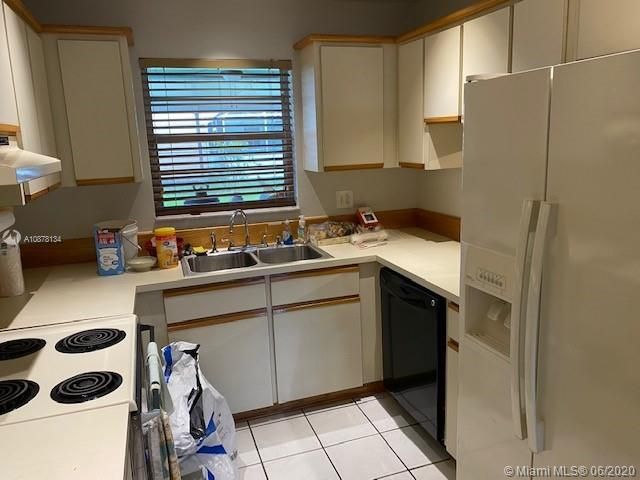 Vendido Recientemente: $285,000 (3 camas, 2 baños, 1237 Pies cuadrados)