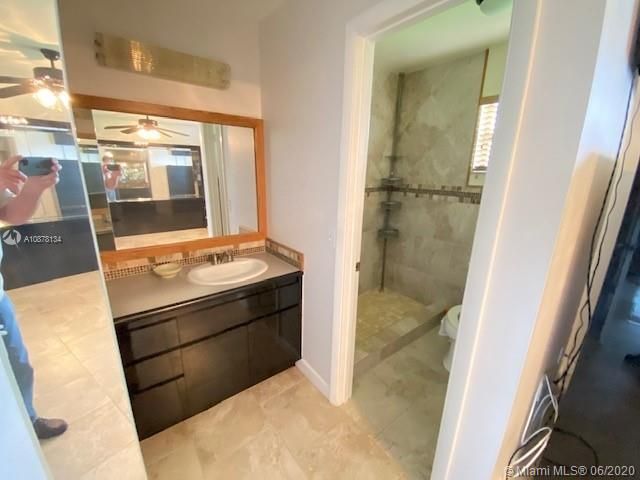 Vendido Recientemente: $285,000 (3 camas, 2 baños, 1237 Pies cuadrados)