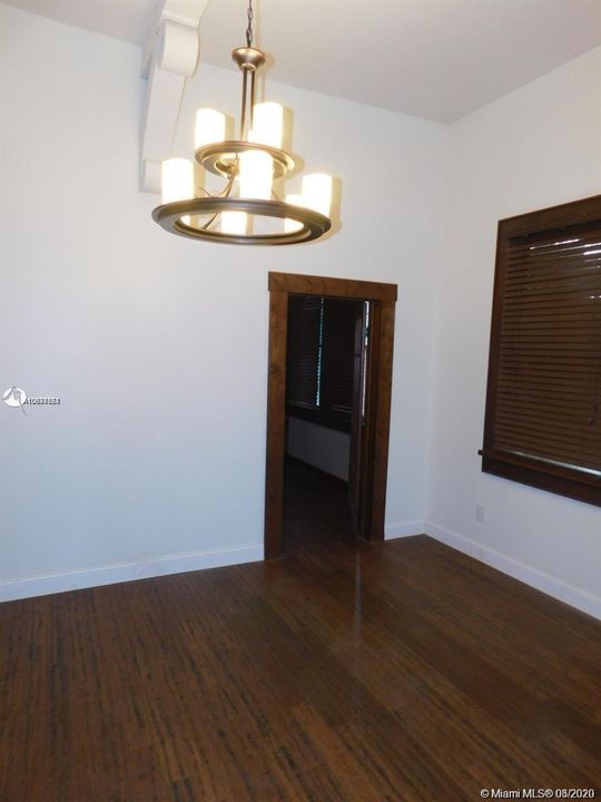 Recently Sold: $485,000 (3 beds, 2 baths, 1754 Square Feet)