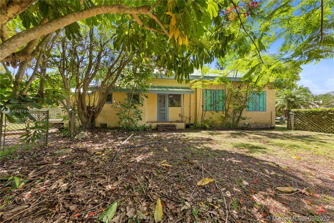 Recently Sold: $485,000 (3 beds, 2 baths, 1754 Square Feet)