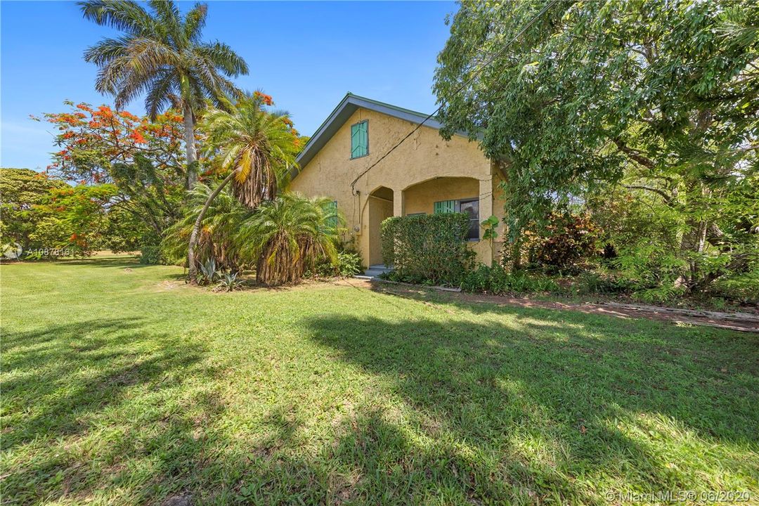 Recently Sold: $485,000 (3 beds, 2 baths, 1754 Square Feet)