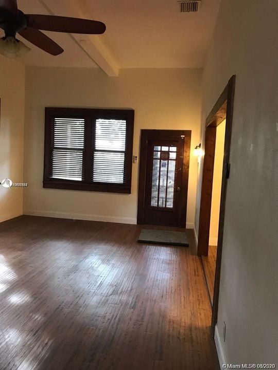 Recently Sold: $485,000 (3 beds, 2 baths, 1754 Square Feet)
