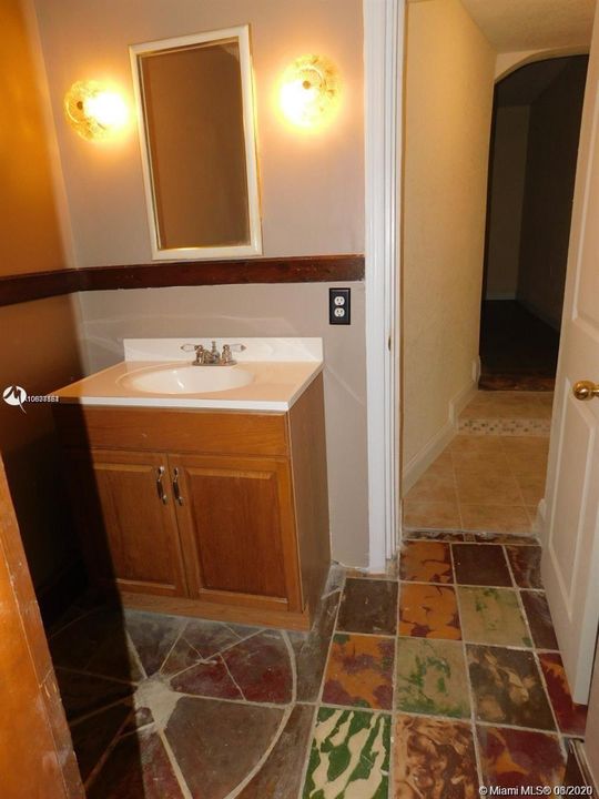Recently Sold: $485,000 (3 beds, 2 baths, 1754 Square Feet)