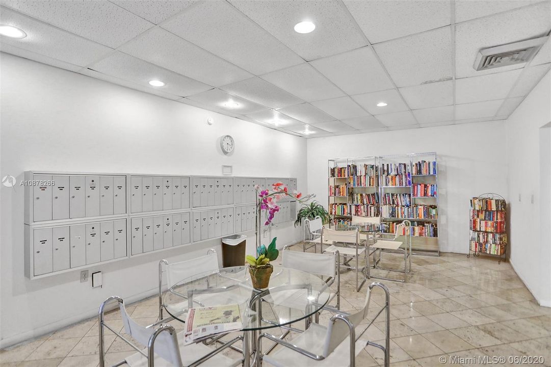 Recently Sold: $367,000 (2 beds, 2 baths, 1484 Square Feet)