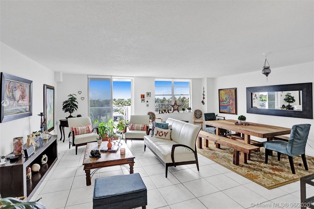 Recently Sold: $367,000 (2 beds, 2 baths, 1484 Square Feet)