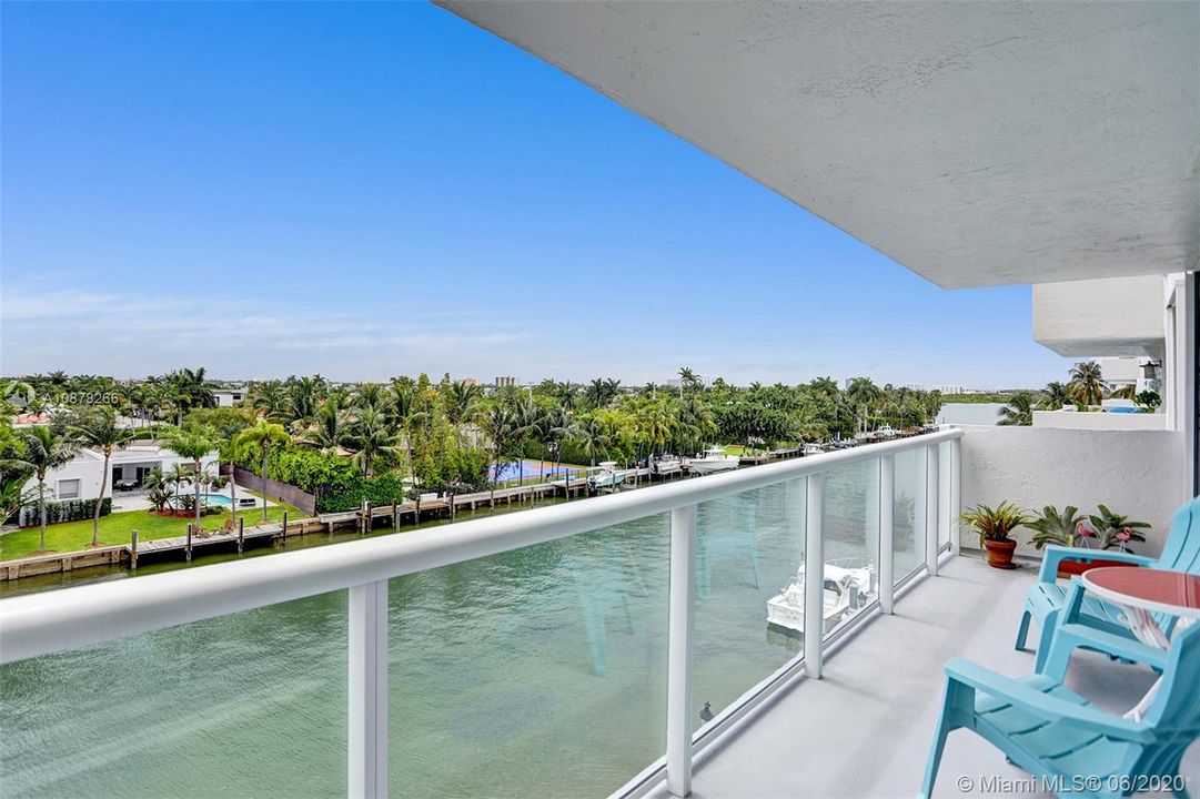Recently Sold: $367,000 (2 beds, 2 baths, 1484 Square Feet)
