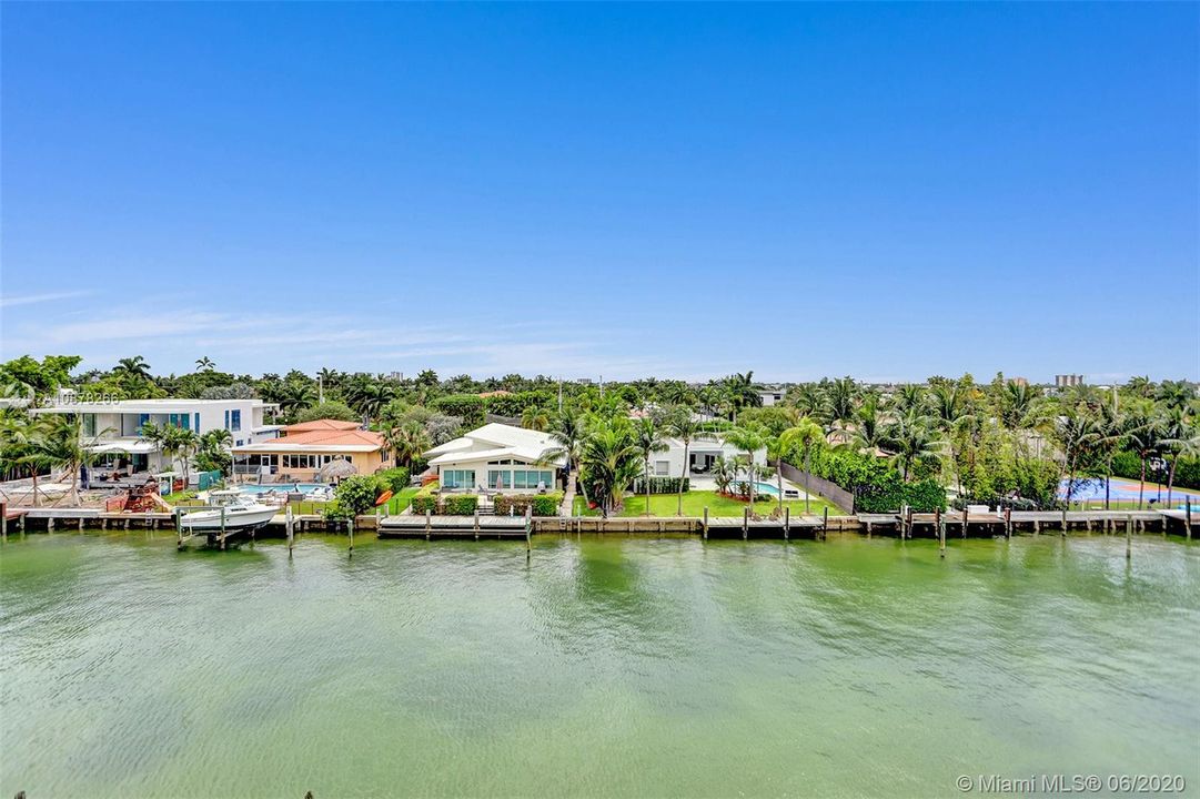Recently Sold: $367,000 (2 beds, 2 baths, 1484 Square Feet)