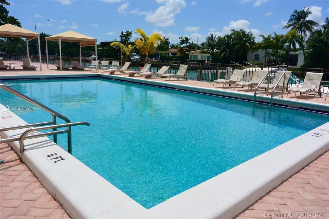 Recently Sold: $367,000 (2 beds, 2 baths, 1484 Square Feet)
