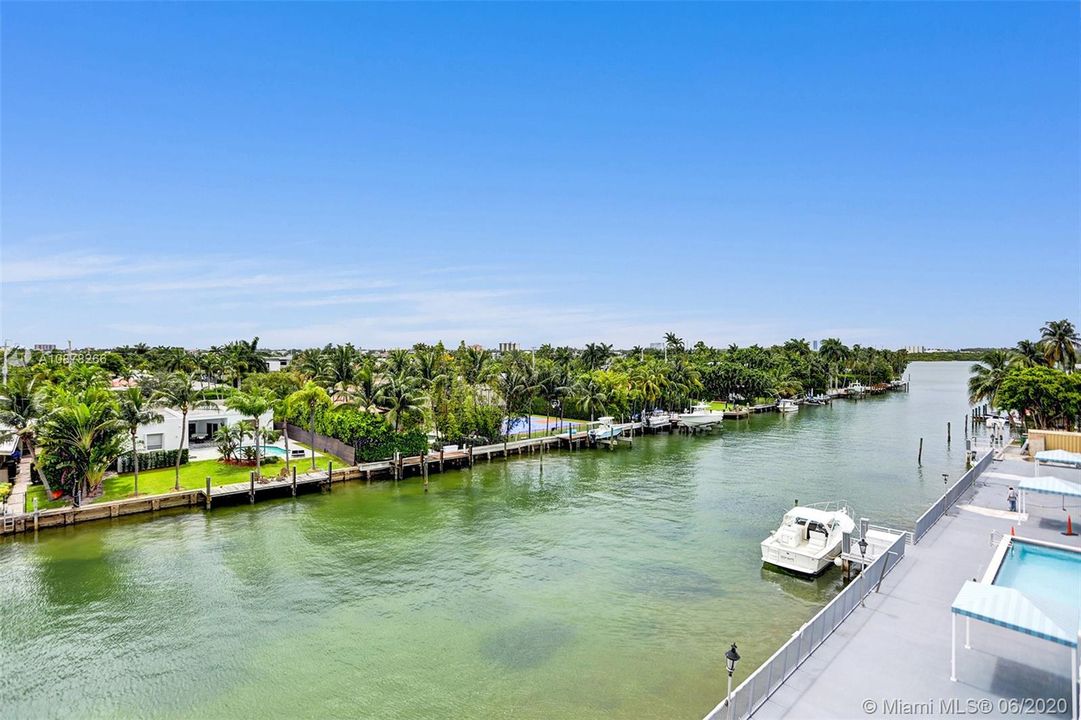 Recently Sold: $367,000 (2 beds, 2 baths, 1484 Square Feet)